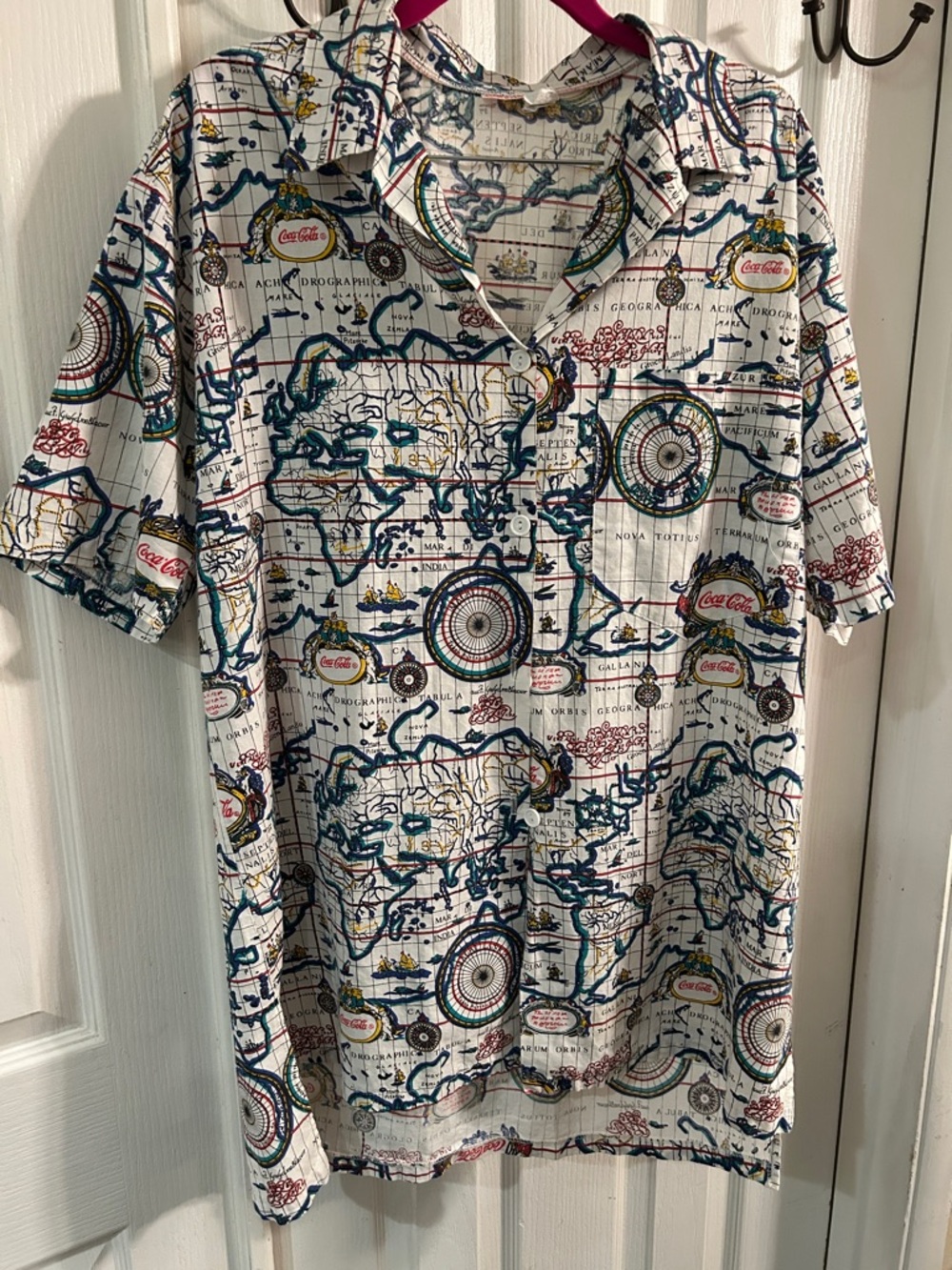 Men’s vintage coca- cola shirt
